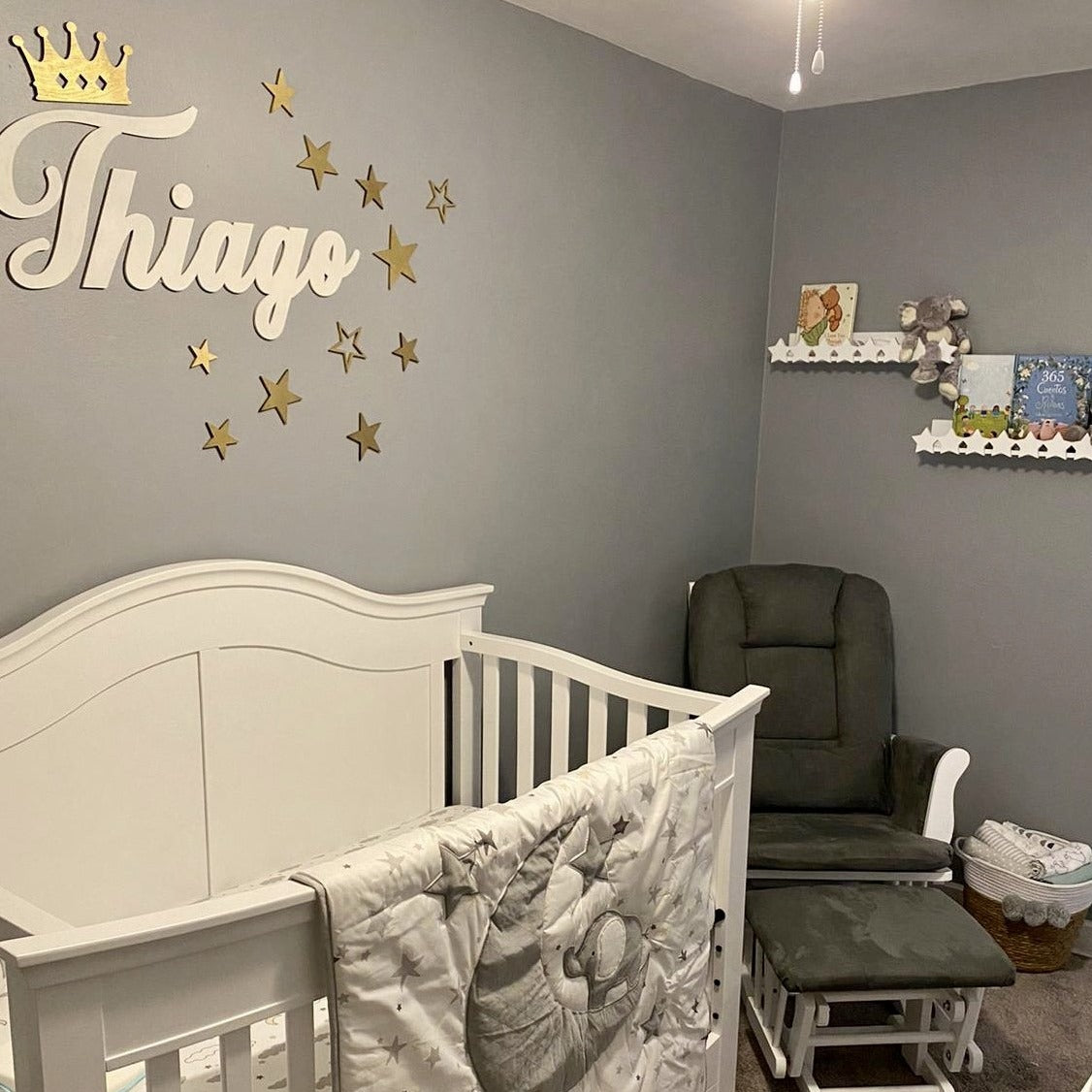 Prince and princess name sign with stars and crown - Creationsbyjnii